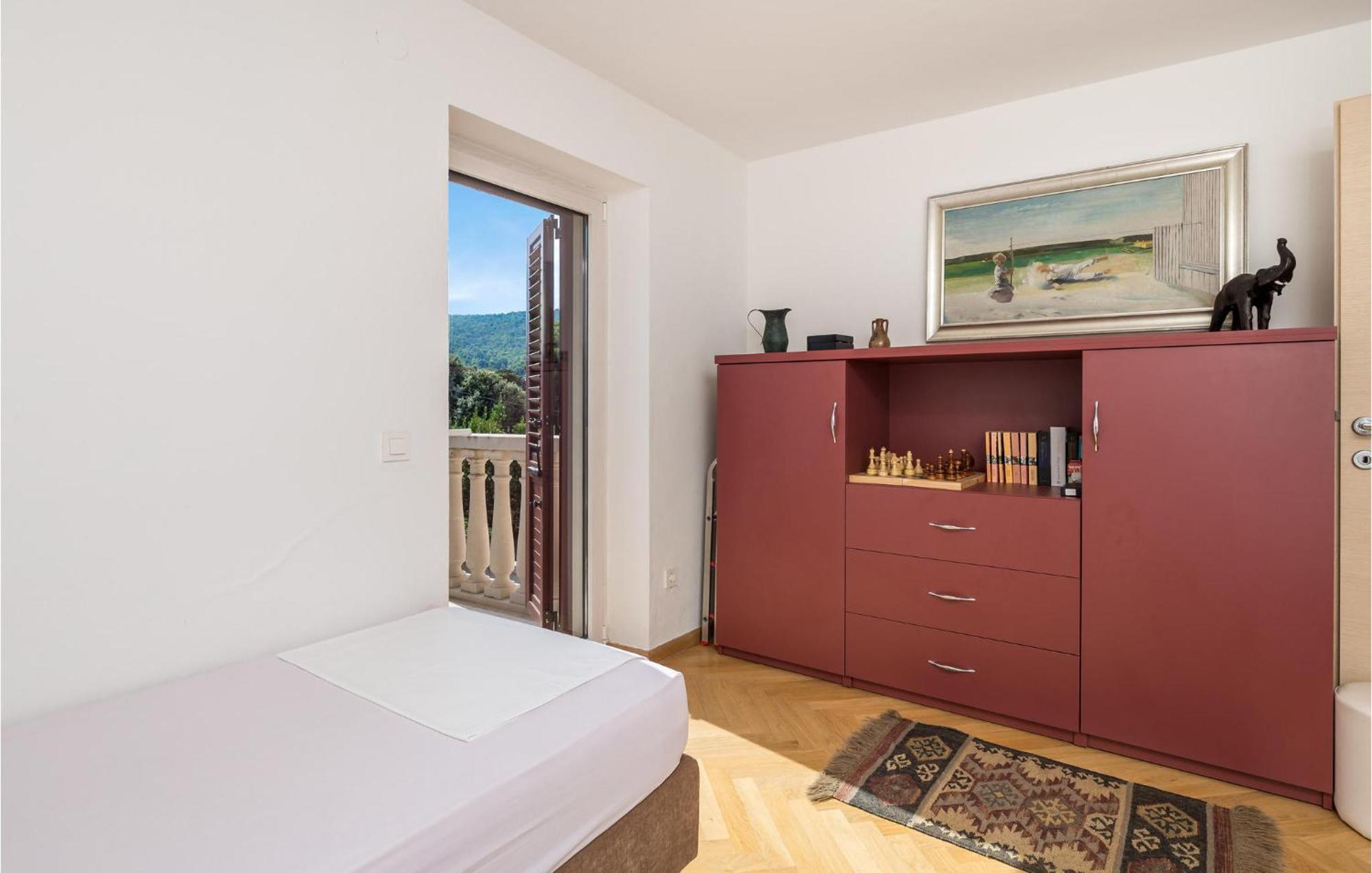 2 Bedroom Awesome Apartment In Veli Lošinj Kültér fotó